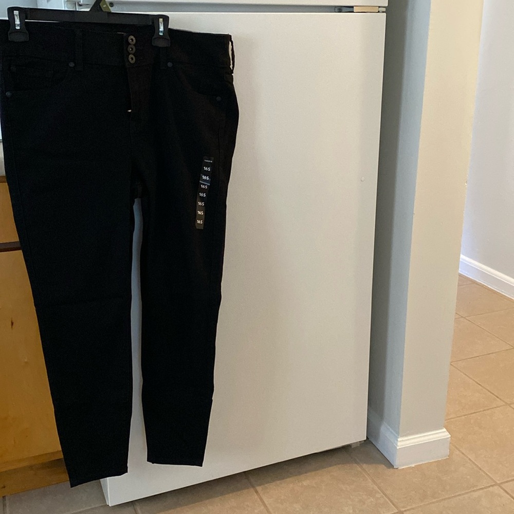 Torrid Black Jeans - Size 16S-NWT